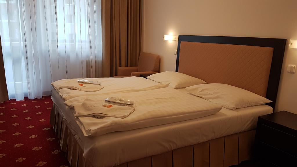 Hotel Nivy Bratislava Exterior foto
