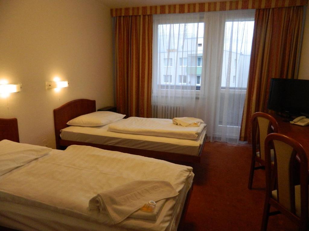 Hotel Nivy Bratislava Exterior foto
